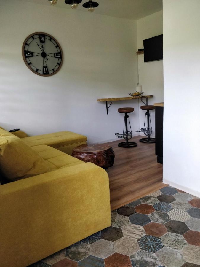 Apartments Celopek Licko Petrovo Selo Luaran gambar